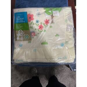 New in bag, Vintage Toddlertime Crib blanket 45x40‎ Cheerful Chipmunks